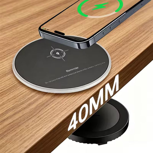 M20 asztal alatti töltő – telefon töltés közben